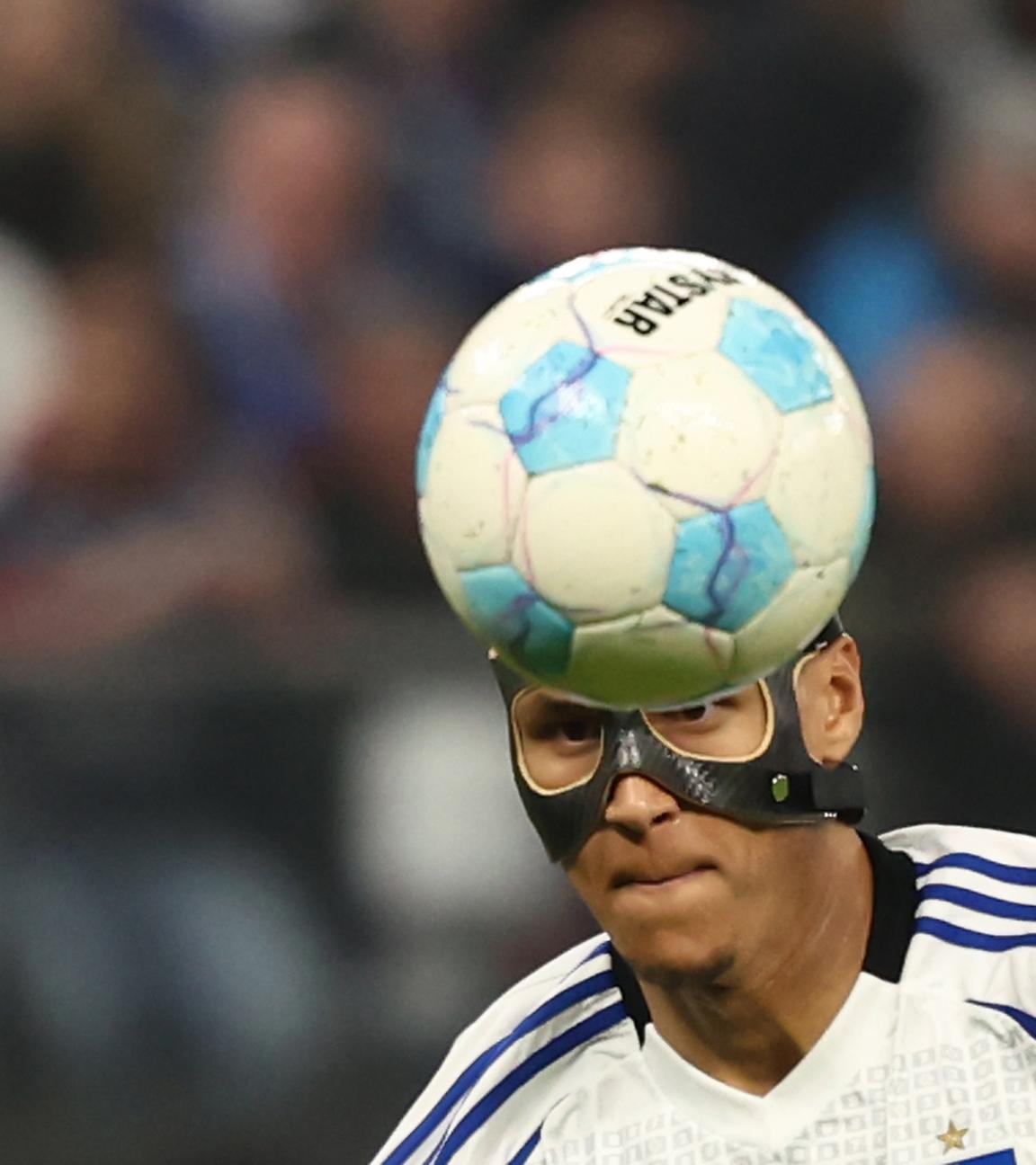 Hamburgs Davie Selke in Aktion beim Spiel gegen Elversberg.