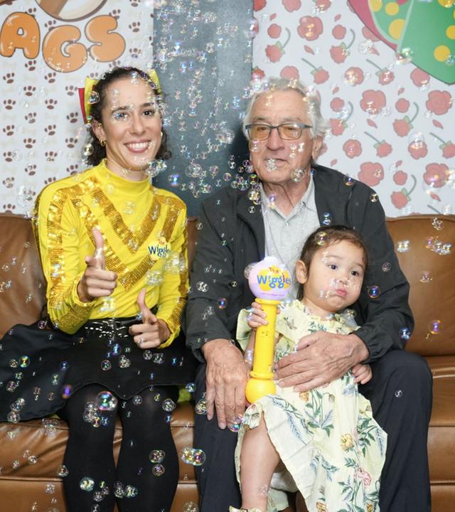 Robert De Niro besucht Konzert mit seiner 2-jährigen Tochter